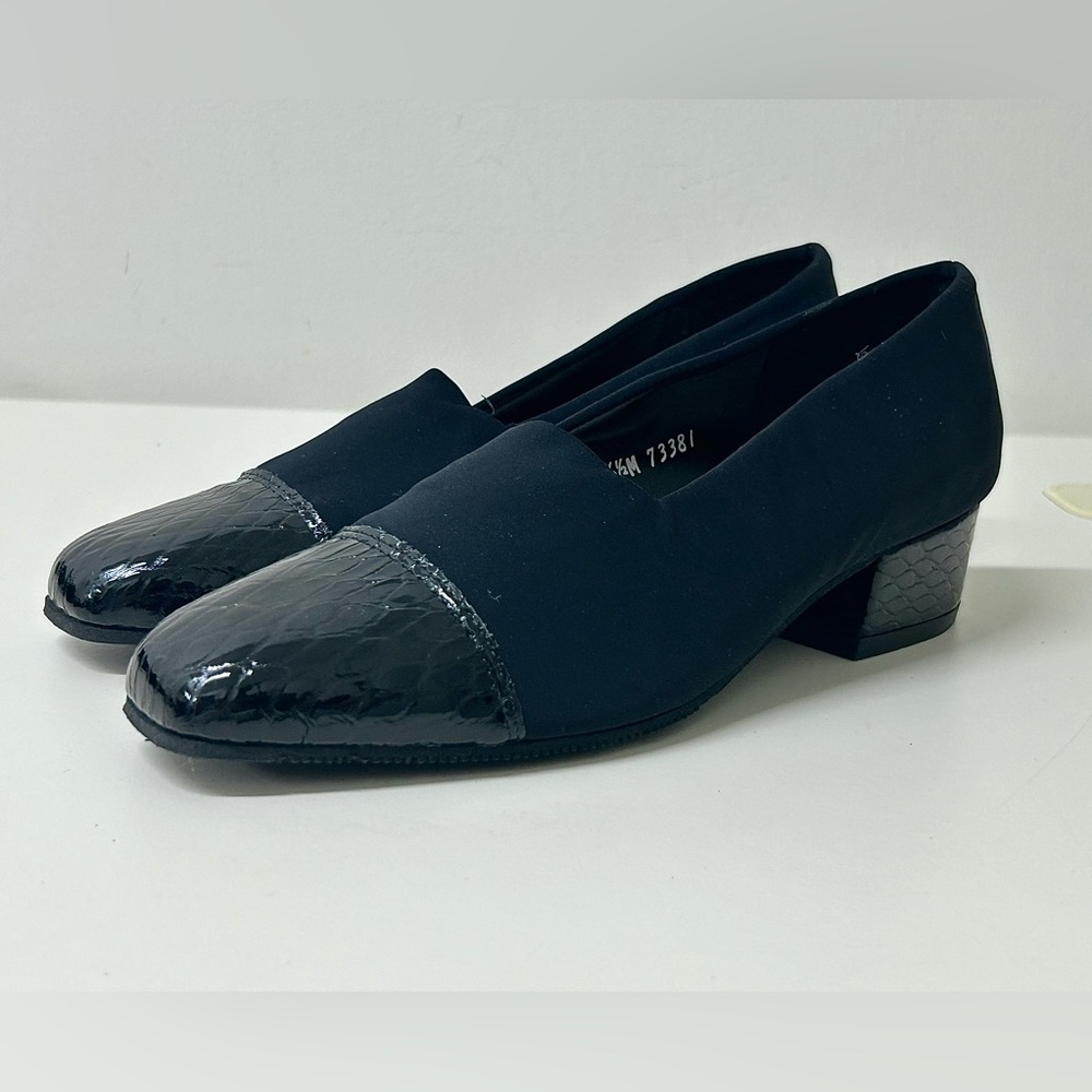 Women’s 6.5 M California Magdesians Black Stretch Cobra Heeled Loafers Shoes